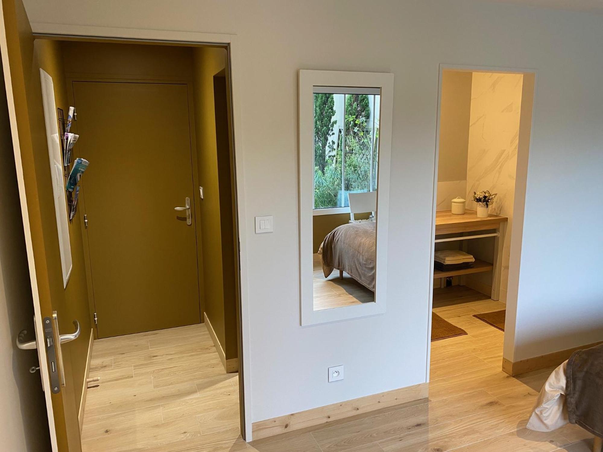 Maison M, Chambre Privee Acces Jardin Piscine Et Jacuzzi Pres De La Rochelle La Rochelle  Bilik gambar