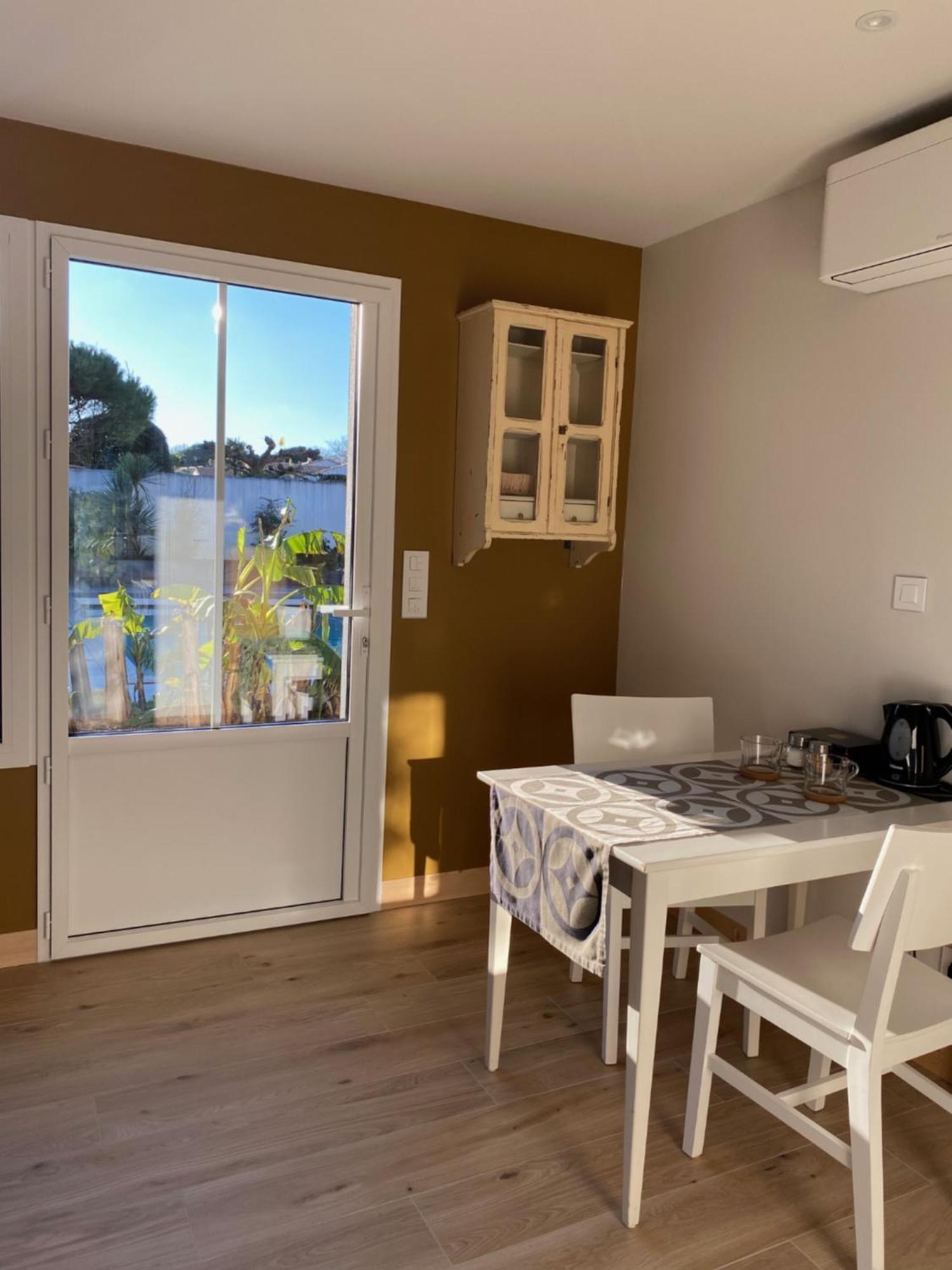 Maison M, Chambre Privee Acces Jardin Piscine Et Jacuzzi Pres De La Rochelle La Rochelle  Bilik gambar